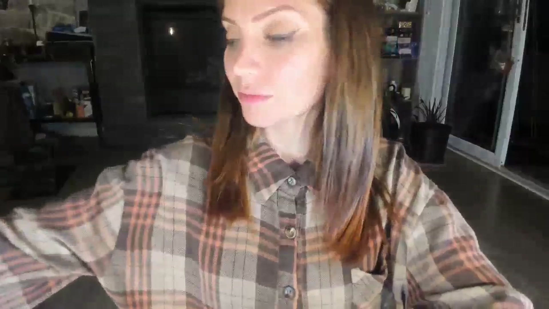 Gallery image thumbnail from Laurel's myfreecams stream on, 09/25/2023, 07:01 image 18 of 20