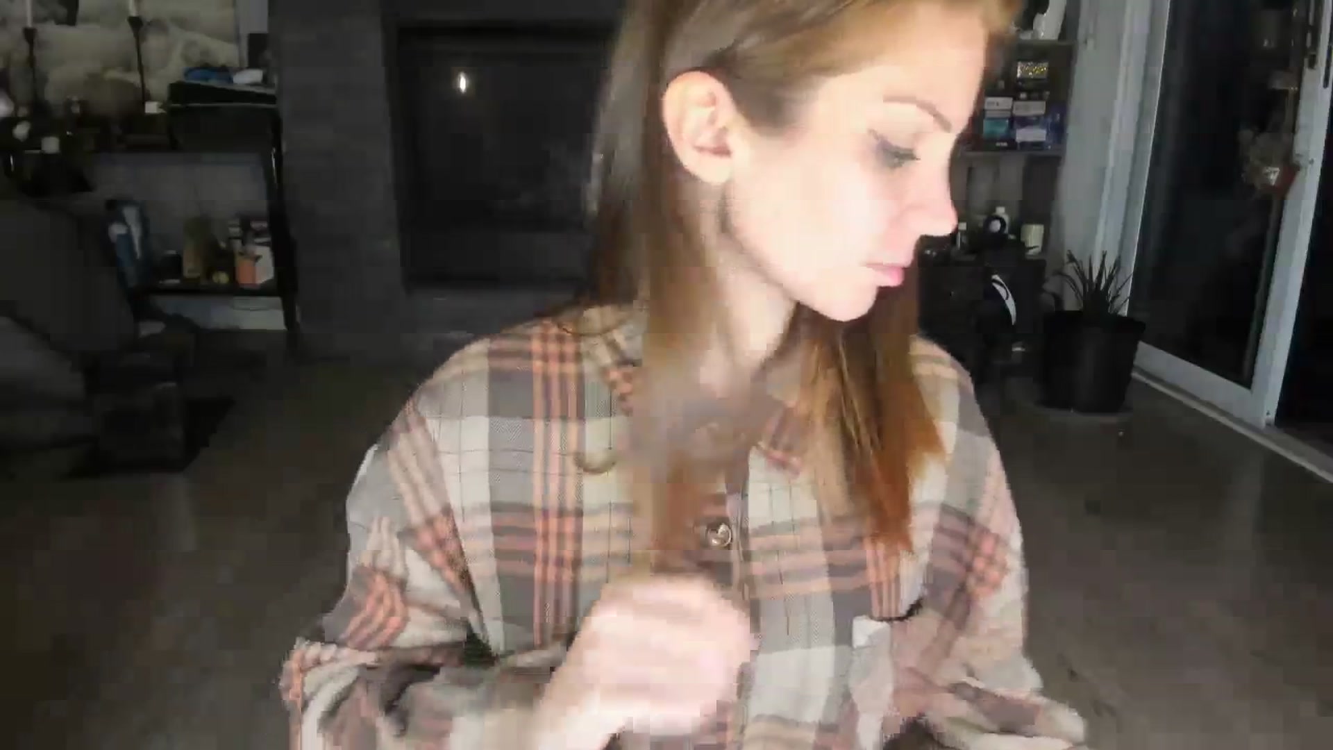 Gallery image thumbnail from Laurel's myfreecams stream on, 09/25/2023, 07:01 image 14 of 20