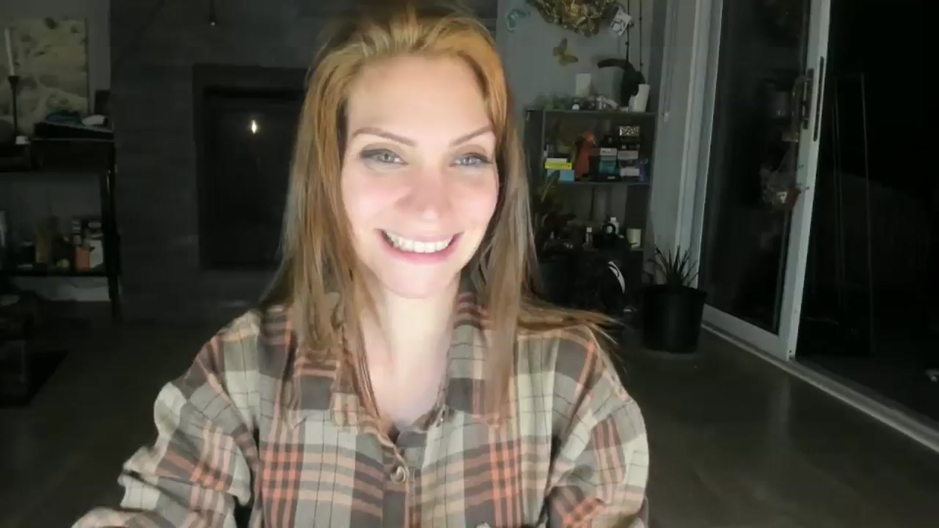 Gallery image thumbnail from Laurel's myfreecams stream on, 09/25/2023, 07:01 image 1 of 20