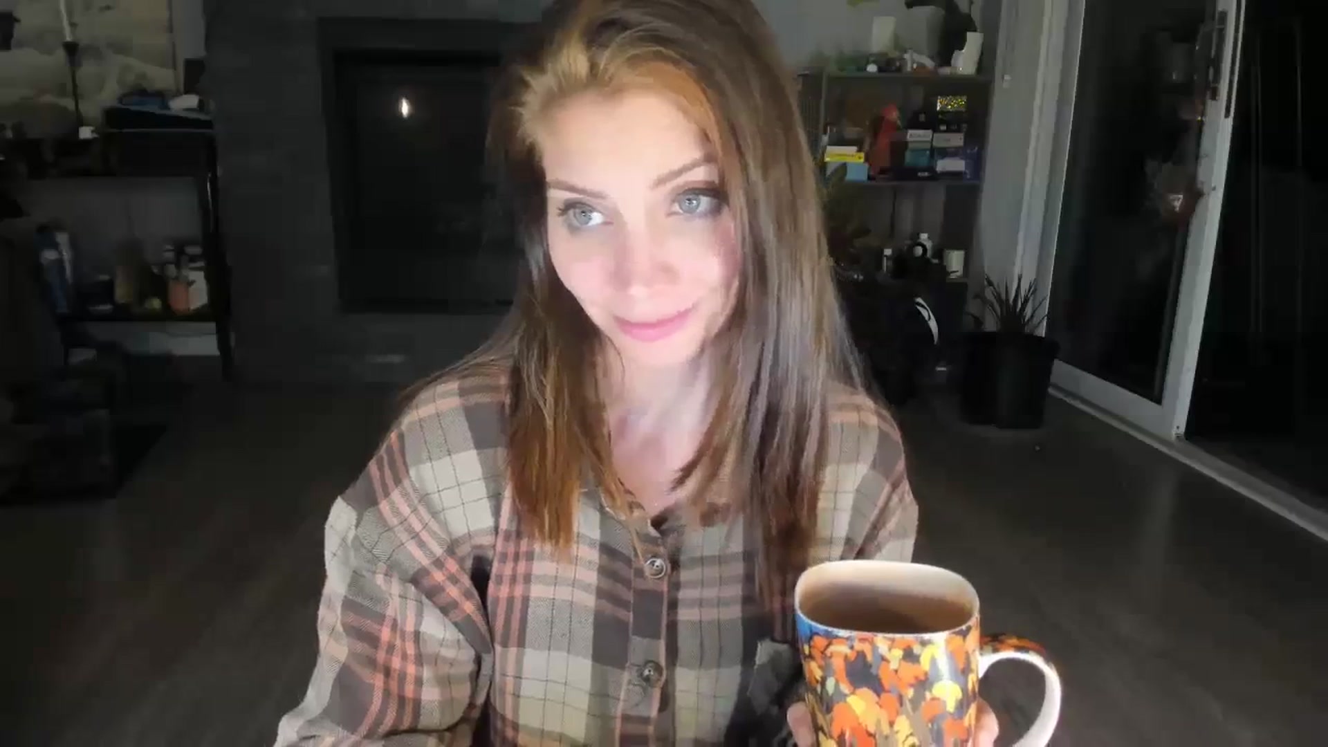 Gallery image thumbnail from Laurel's myfreecams stream on, 09/25/2023, 07:01 image 3 of 20