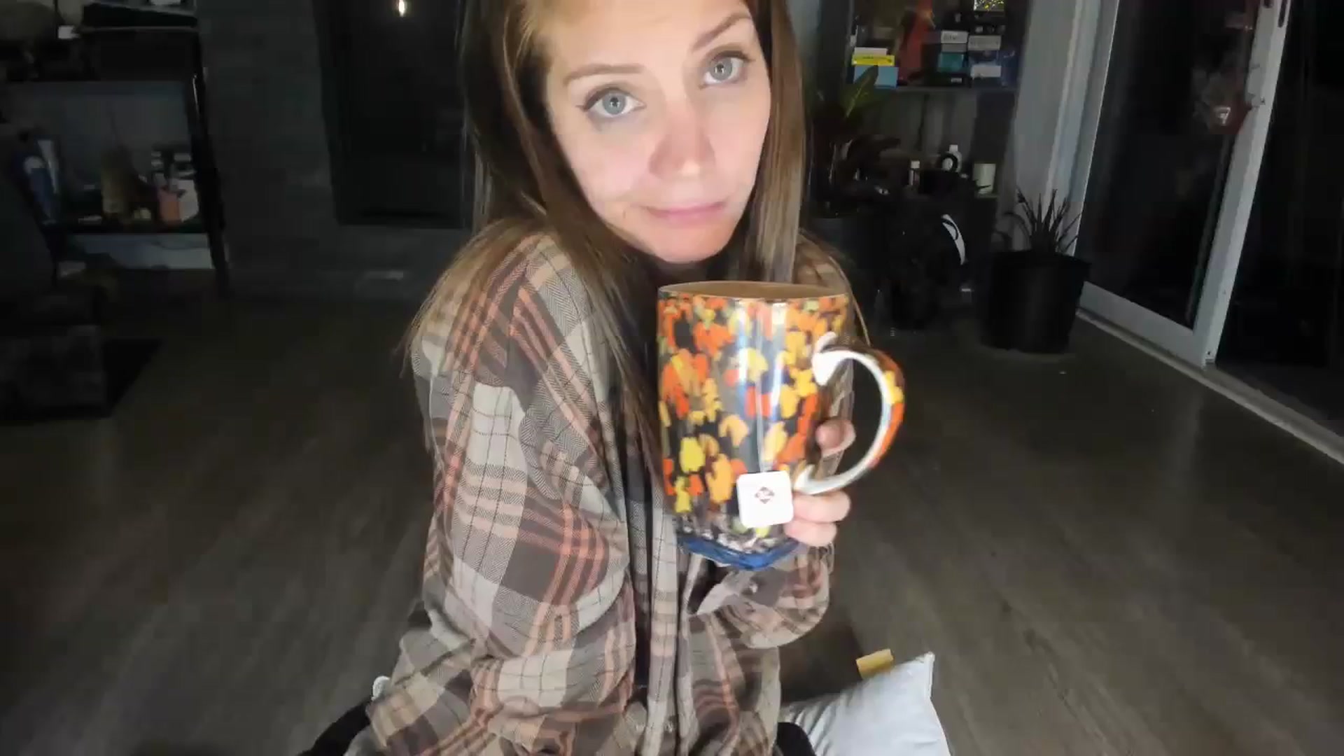 Gallery image thumbnail from Laurel's myfreecams stream on, 09/25/2023, 07:01 image 9 of 20
