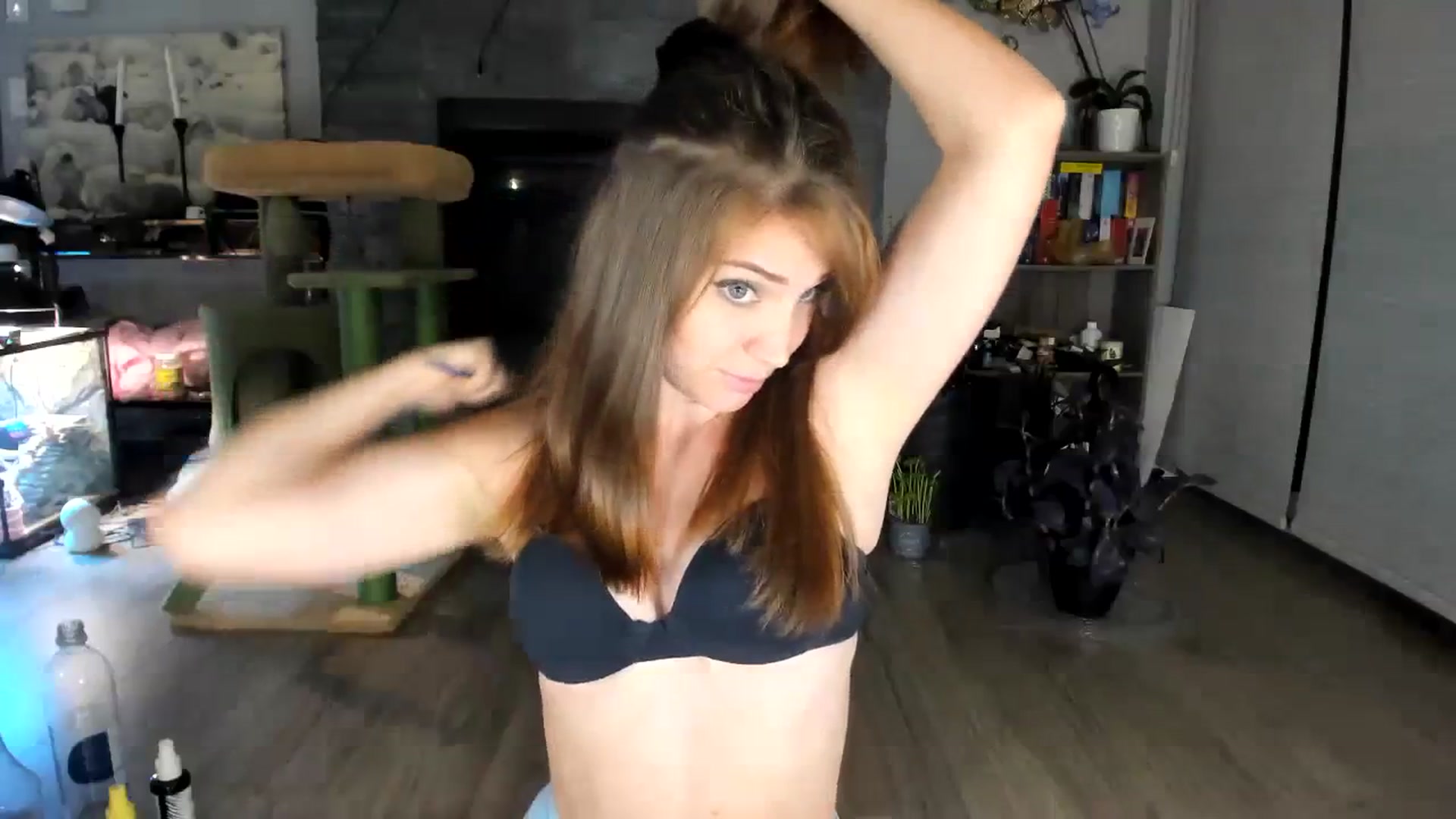 Gallery image thumbnail from Laurel's myfreecams stream on, 10/06/2023, 05:03 image 15 of 20