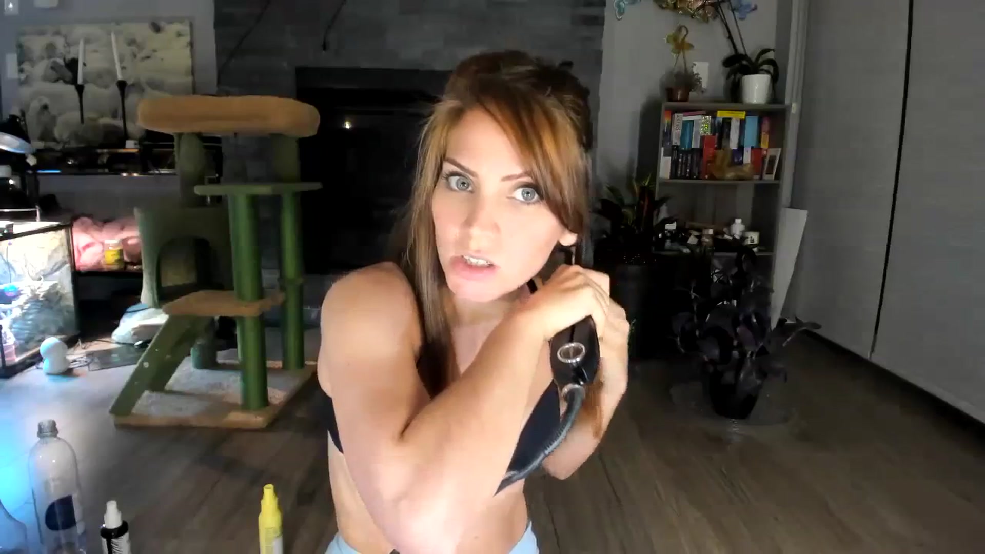 Gallery image thumbnail from Laurel's myfreecams stream on, 10/06/2023, 05:03 image 10 of 20