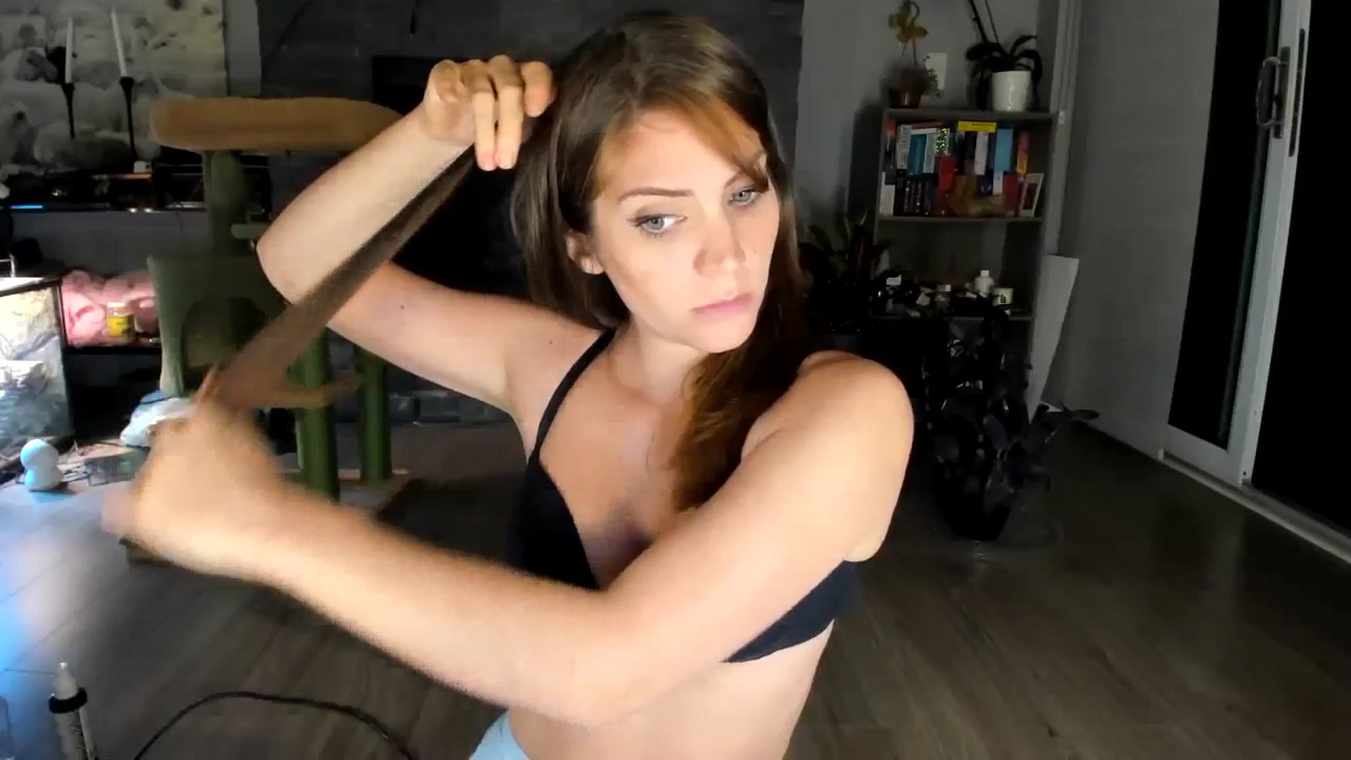 Gallery image thumbnail from Laurel's myfreecams stream on, 10/06/2023, 06:13 image 17 of 20