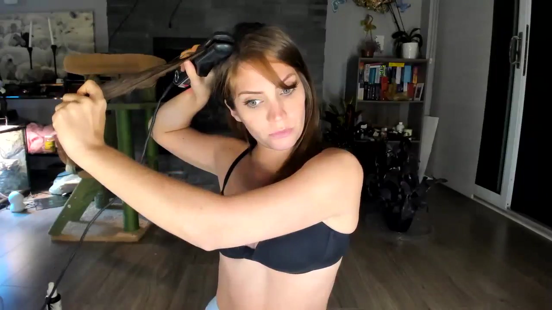 Gallery image thumbnail from Laurel's myfreecams stream on, 10/06/2023, 06:13 image 5 of 20