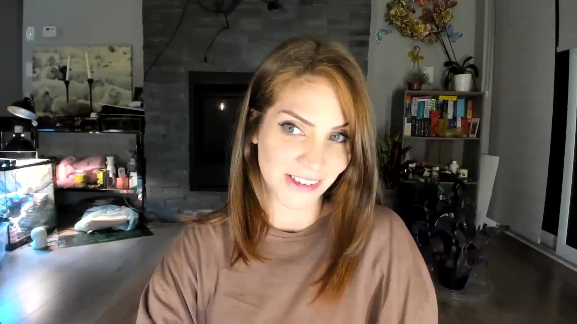 Gallery image thumbnail from Laurel's myfreecams stream on, 10/07/2023, 04:08 image 17 of 20