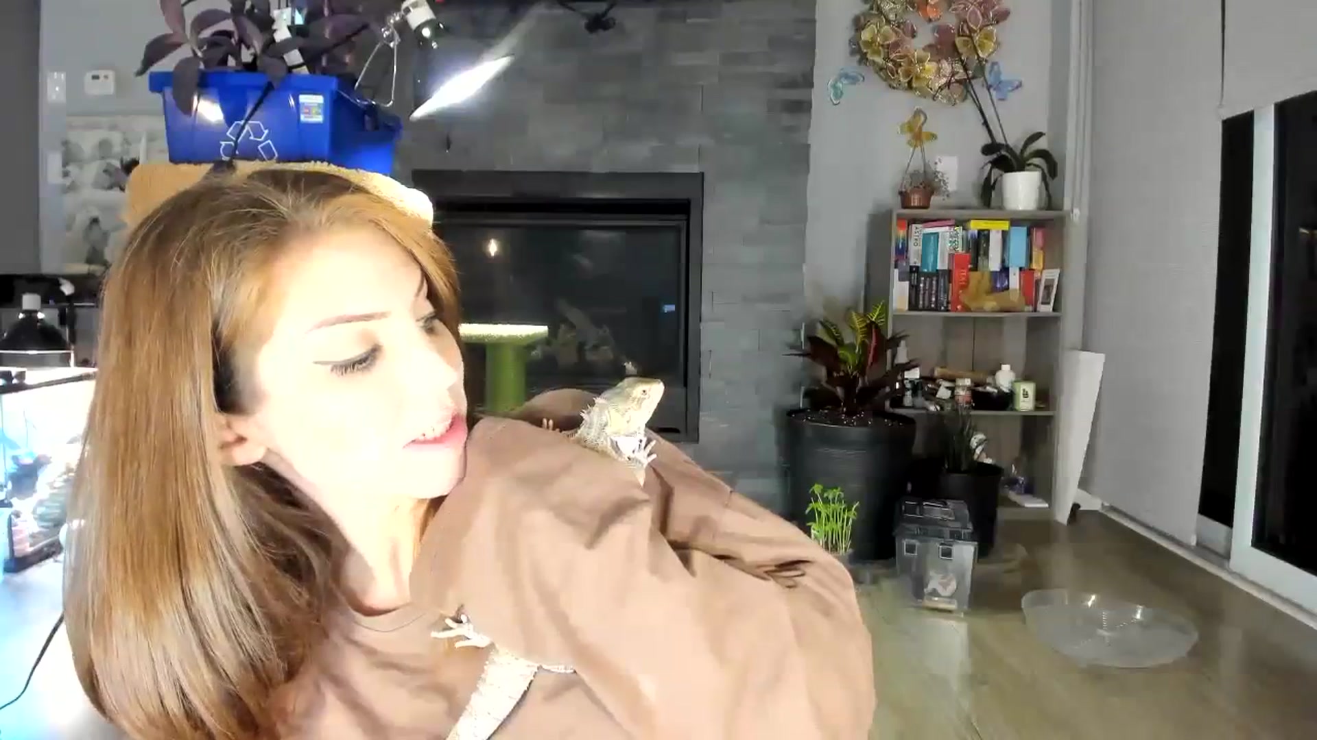 Gallery image thumbnail from Laurel's myfreecams stream on, 10/07/2023, 04:55 image 15 of 20