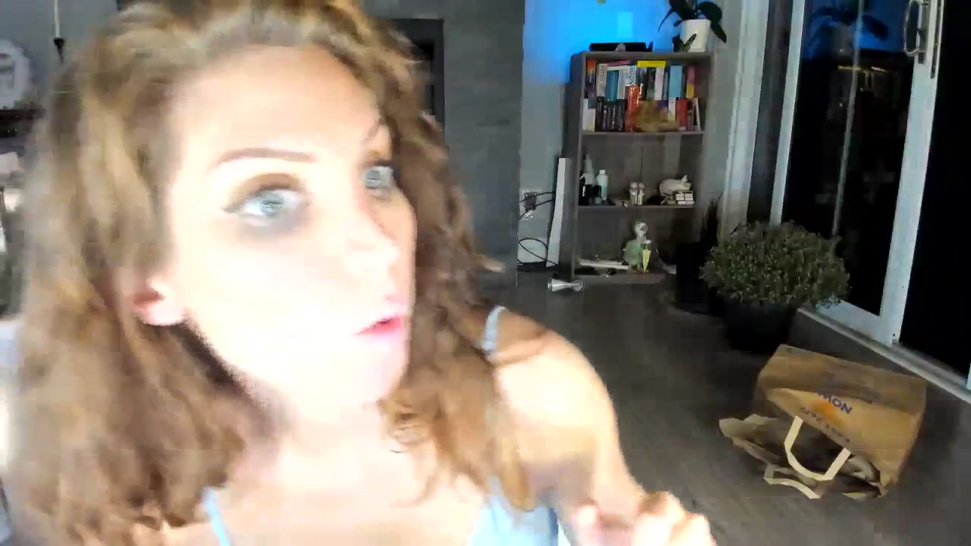 Gallery image thumbnail from Laurel's myfreecams stream on, 10/28/2023, 09:02 image 8 of 20