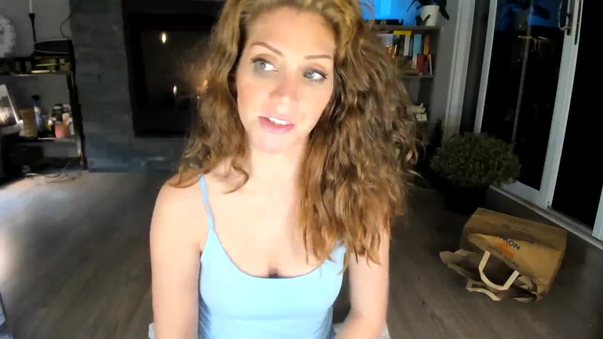Gallery image thumbnail from Laurel's myfreecams stream on, 10/28/2023, 09:02 image 3 of 20