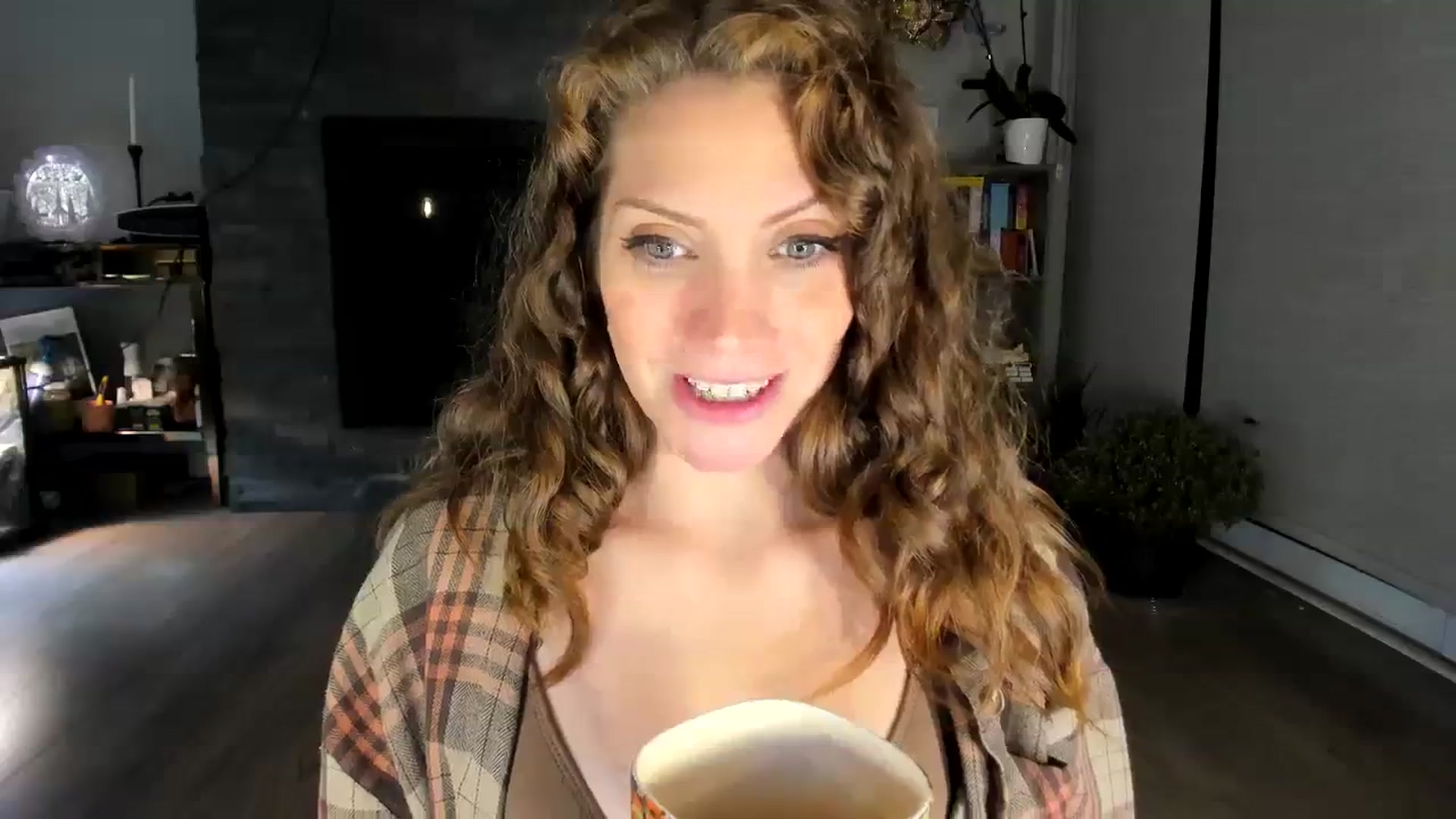 Gallery image thumbnail from Laurel's myfreecams stream on, 11/02/2023, 06:23 image 17 of 20