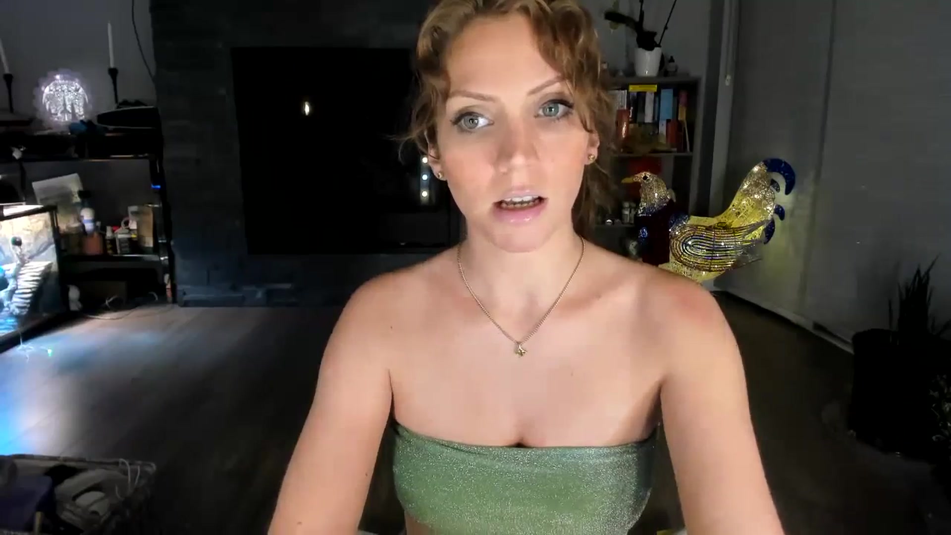 Gallery image thumbnail from Laurel's myfreecams stream on, 11/10/2023, 06:59 image 17 of 20