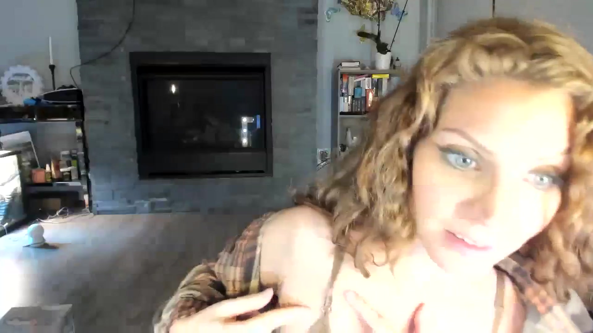 Gallery image thumbnail from Laurel's myfreecams stream on, 11/14/2023, 09:29 image 7 of 20