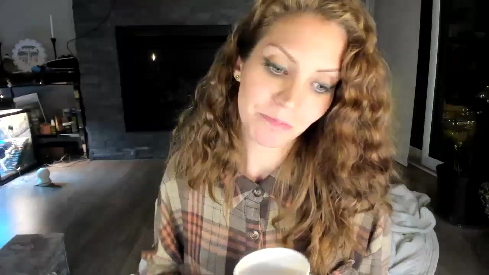 Gallery image thumbnail from Laurel's myfreecams stream on, 11/14/2023, 10:13 image 7 of 20