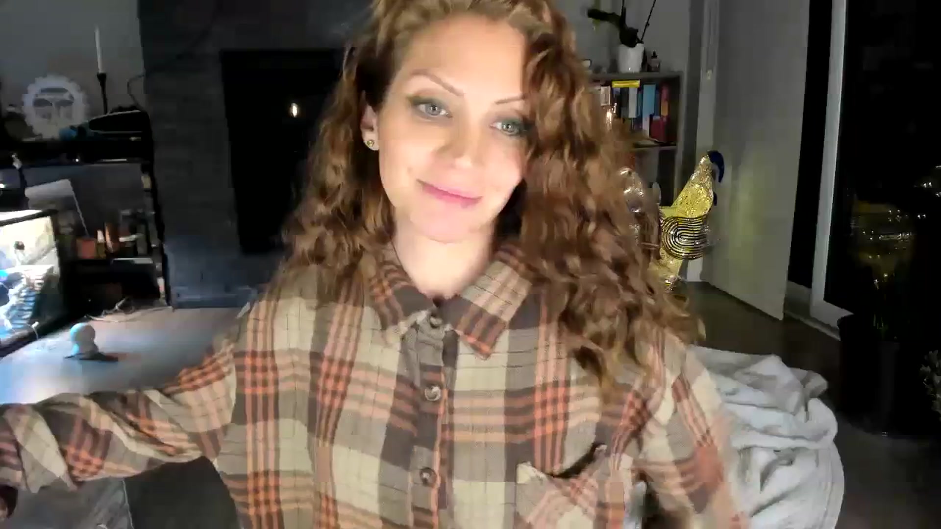 Gallery image thumbnail from Laurel's myfreecams stream on, 11/14/2023, 10:13 image 3 of 20