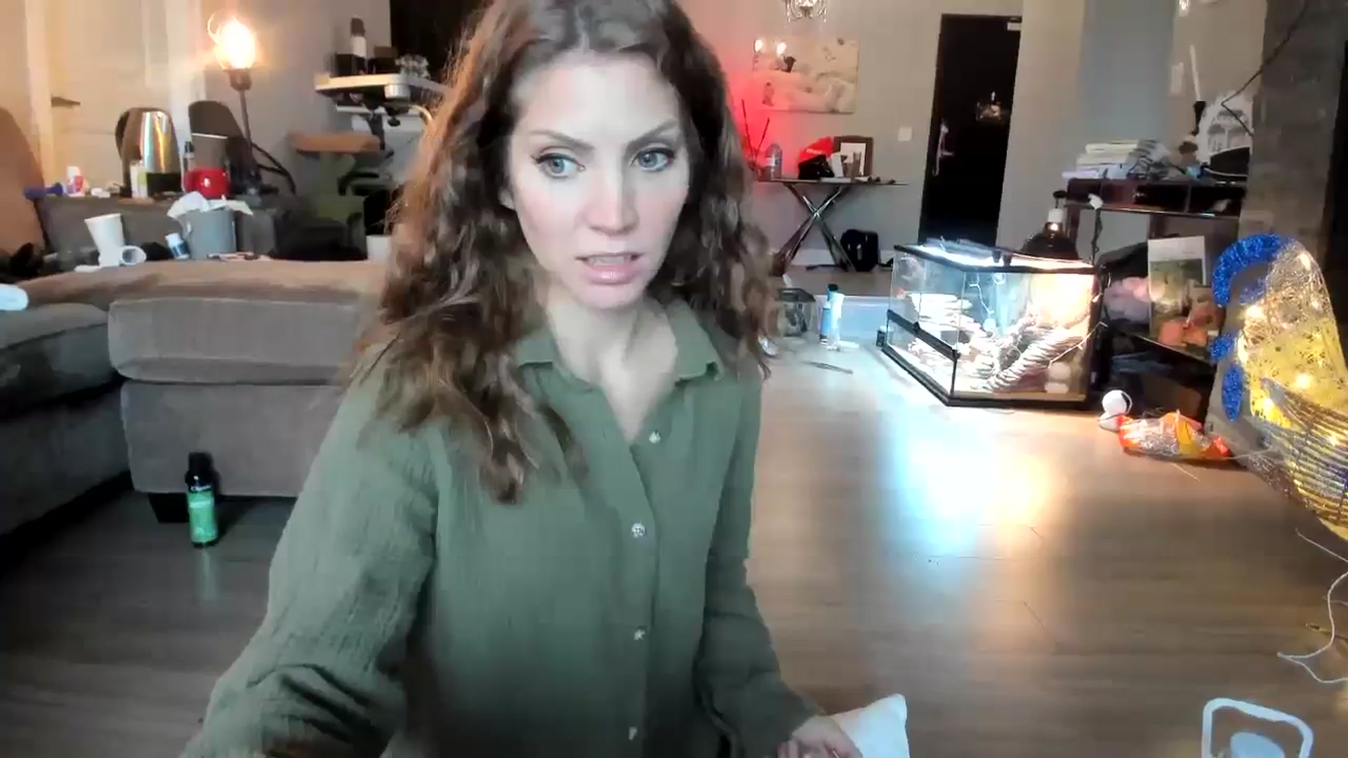 Gallery image thumbnail from Laurel's myfreecams stream on, 11/22/2023, 17:14 image 8 of 20