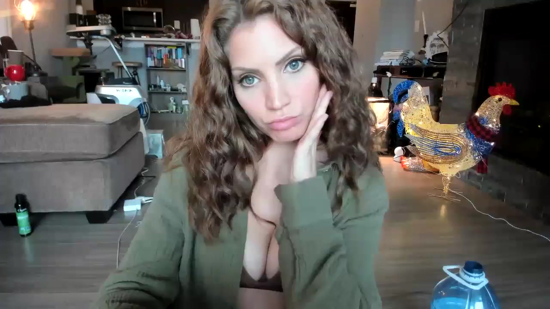 Gallery image thumbnail from Laurel's myfreecams stream on, 11/22/2023, 18:38 image 17 of 20