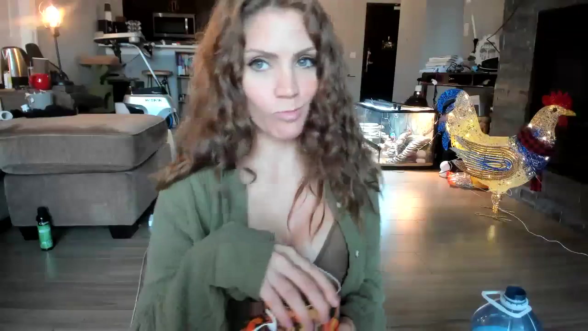 Gallery image thumbnail from Laurel's myfreecams stream on, 11/22/2023, 18:38 image 13 of 20