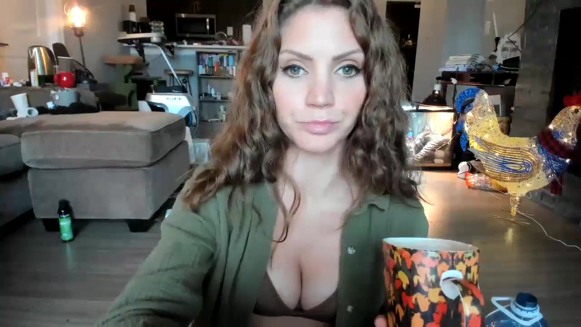 Gallery image thumbnail from Laurel's myfreecams stream on, 11/22/2023, 18:38 image 12 of 20