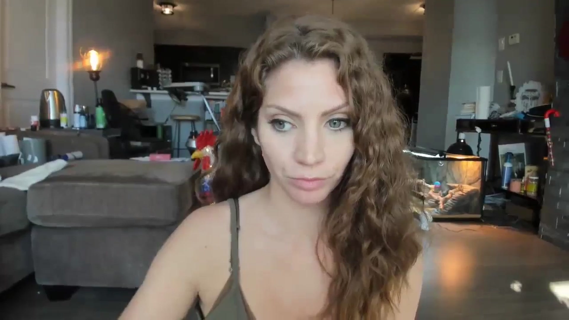 Gallery image thumbnail from Laurel's myfreecams stream on, 11/24/2023, 18:34 image 18 of 20