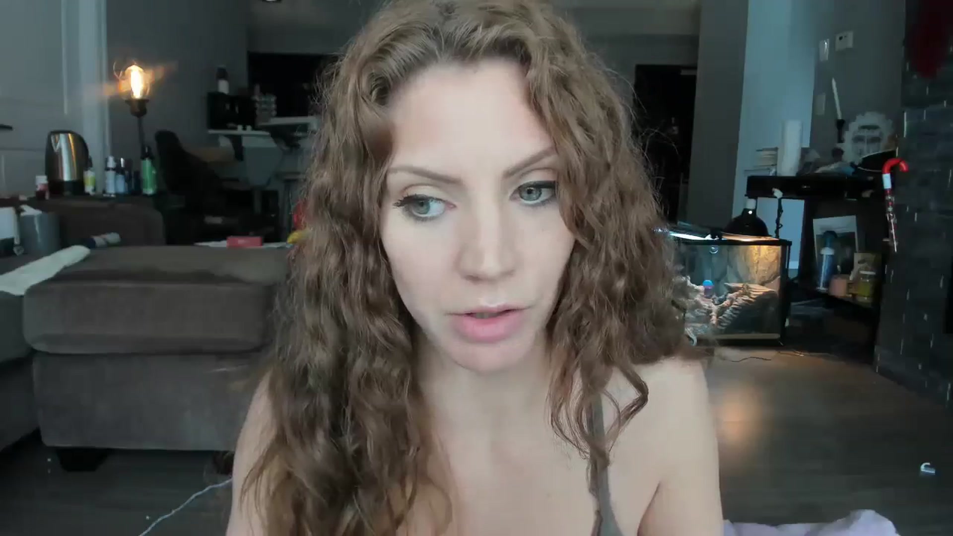 Gallery image thumbnail from Laurel's myfreecams stream on, 11/24/2023, 18:34 image 13 of 20