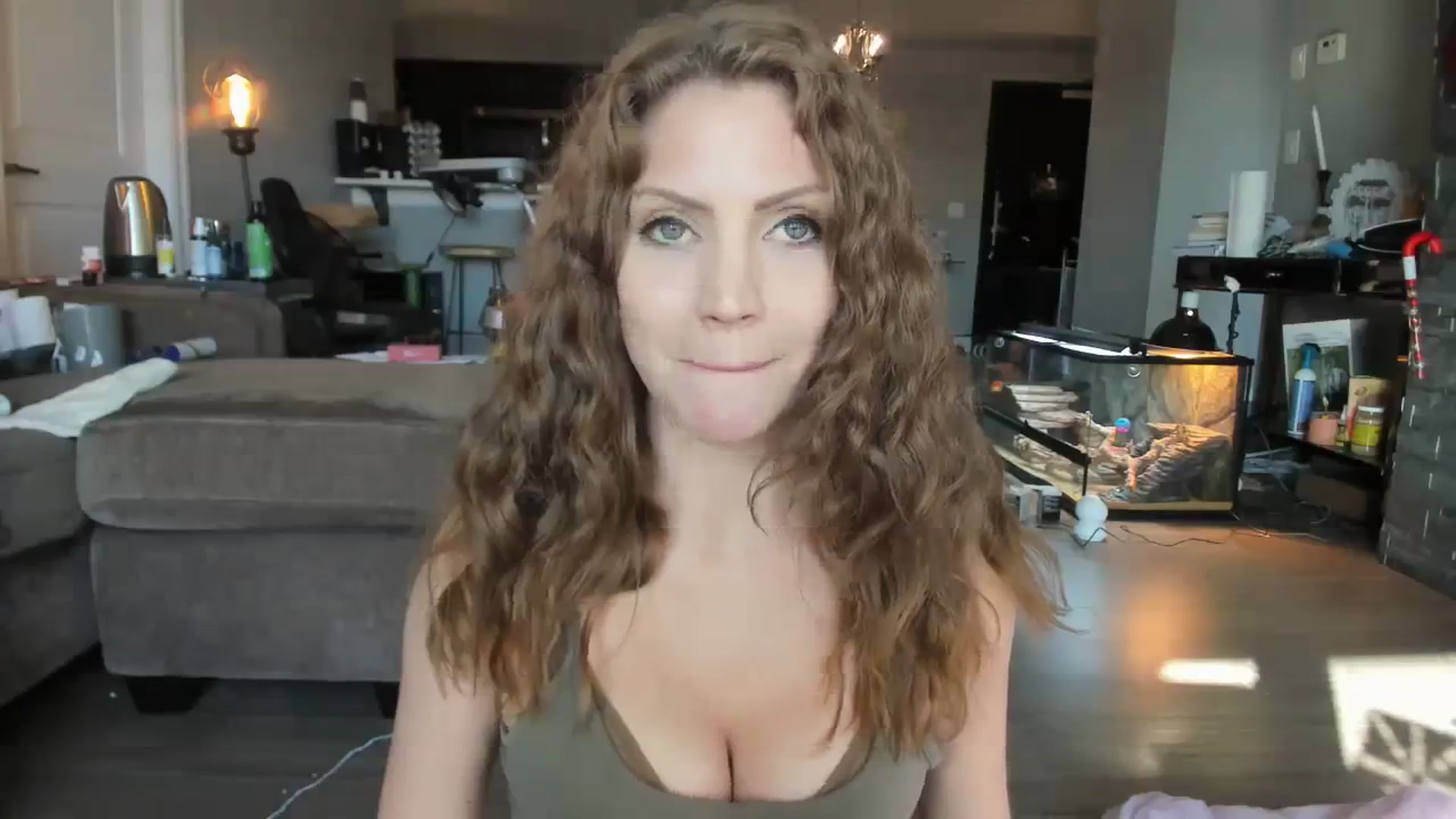 Gallery image thumbnail from Laurel's myfreecams stream on, 11/24/2023, 18:34 image 17 of 20