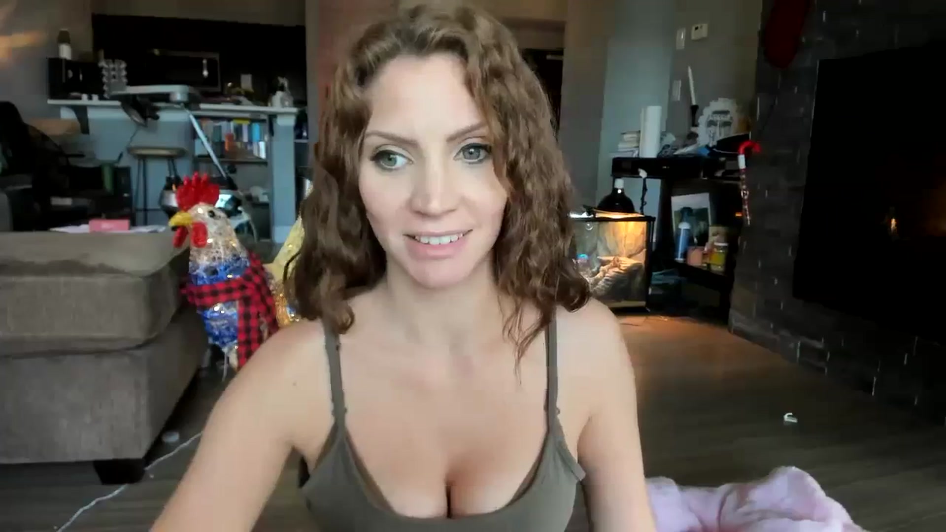 Gallery image thumbnail from Laurel's myfreecams stream on, 11/24/2023, 18:59 image 16 of 20