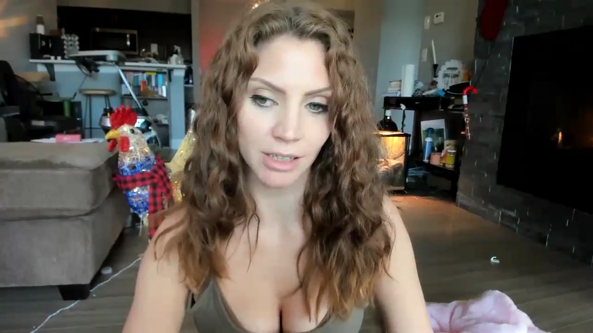 Gallery image thumbnail from Laurel's myfreecams stream on, 11/24/2023, 18:59 image 13 of 20