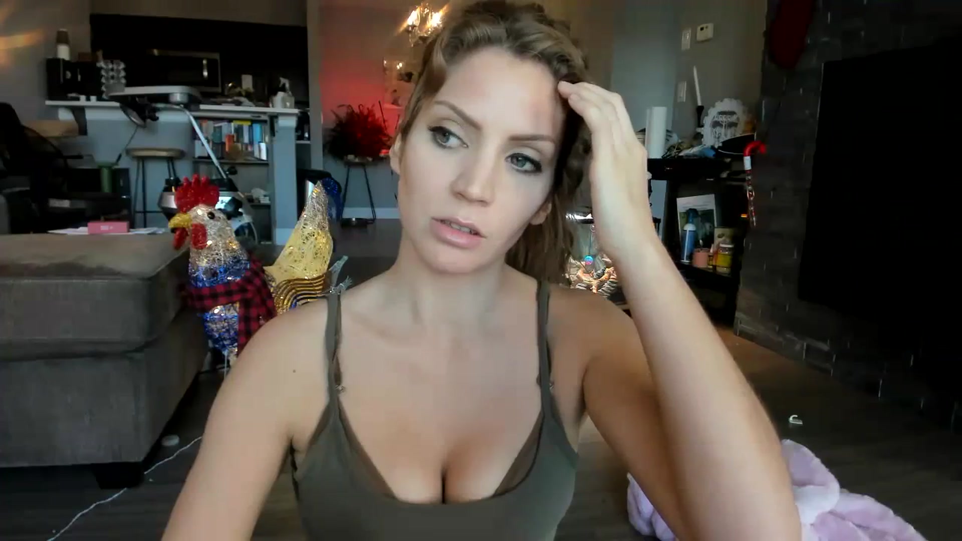 Gallery image thumbnail from Laurel's myfreecams stream on, 11/24/2023, 20:16 image 8 of 20