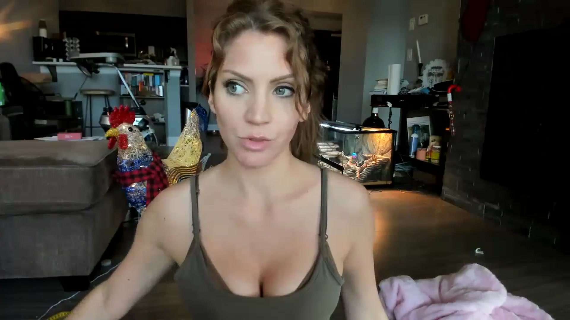 Gallery image thumbnail from Laurel's myfreecams stream on, 11/24/2023, 20:16 image 5 of 20