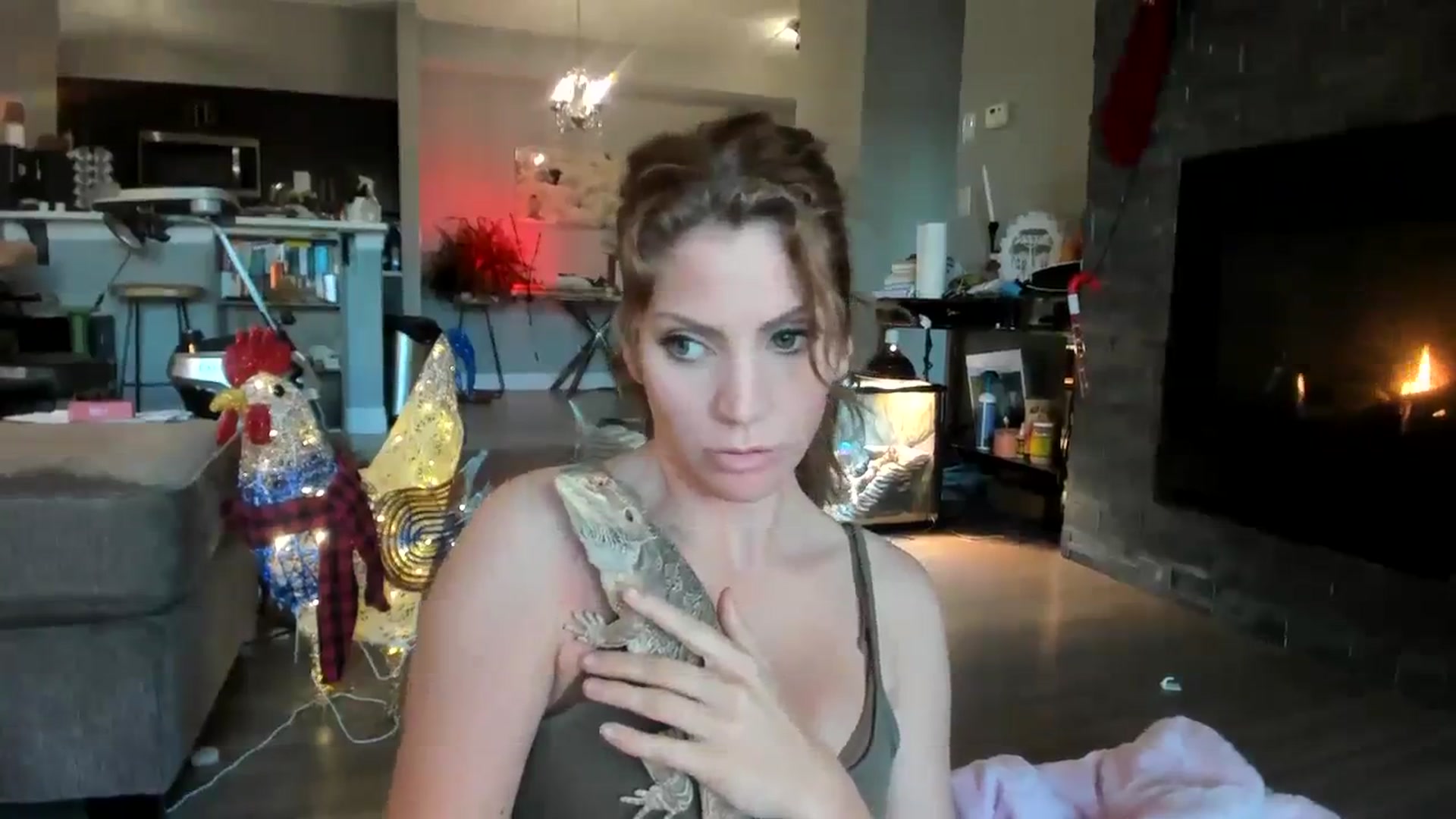 Gallery image thumbnail from Laurel's myfreecams stream on, 11/24/2023, 21:28 image 19 of 20