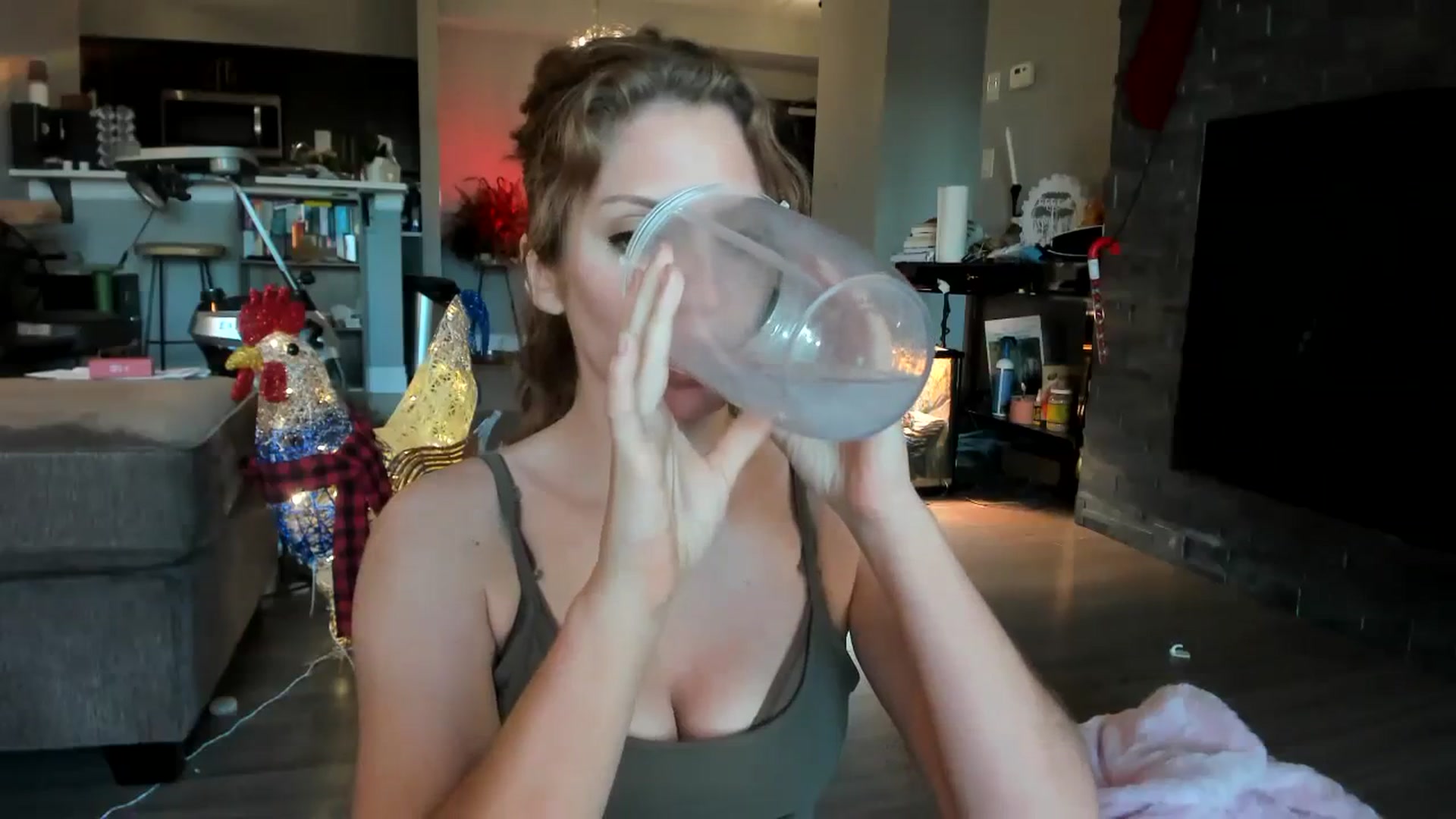 Gallery image thumbnail from Laurel's myfreecams stream on, 11/24/2023, 21:28 image 10 of 20