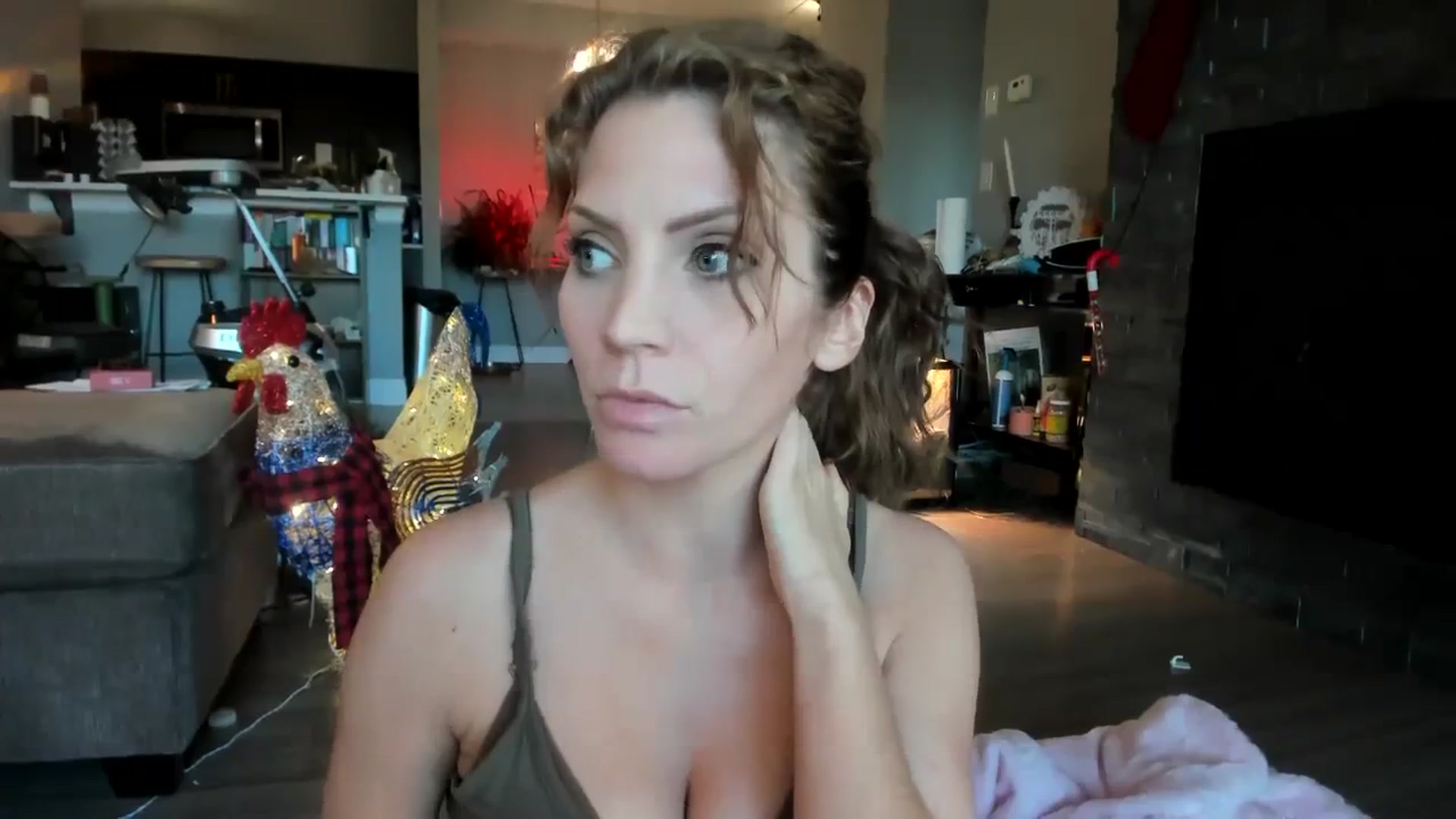 Gallery image thumbnail from Laurel's myfreecams stream on, 11/24/2023, 21:28 image 6 of 20