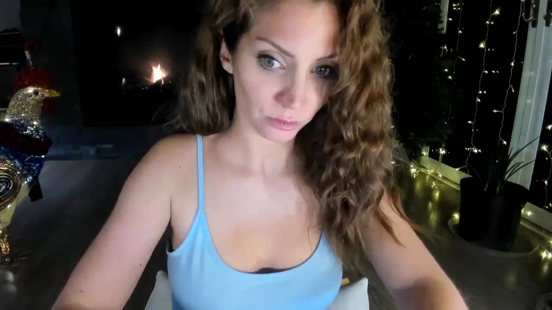 Gallery image thumbnail from Laurel's myfreecams stream on, 11/27/2023, 24:30 image 7 of 20