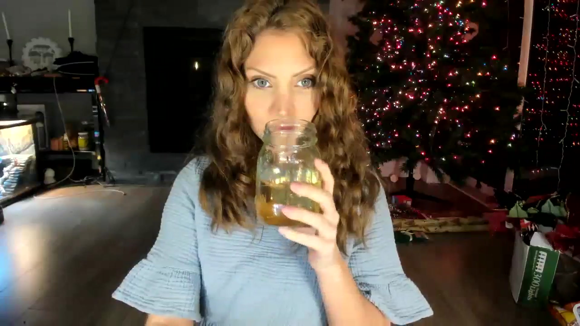 Gallery image thumbnail from Laurel's myfreecams stream on, 11/30/2023, 24:26 image 2 of 20