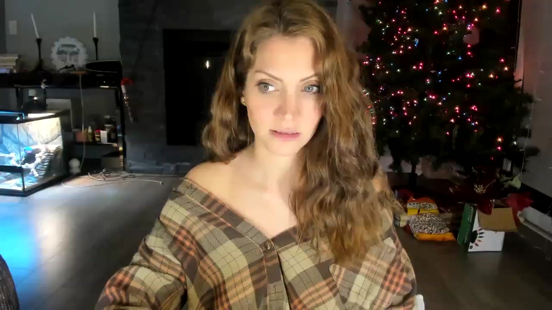 Gallery image thumbnail from Laurel's myfreecams stream on, 12/02/2023, 04:38 image 6 of 20