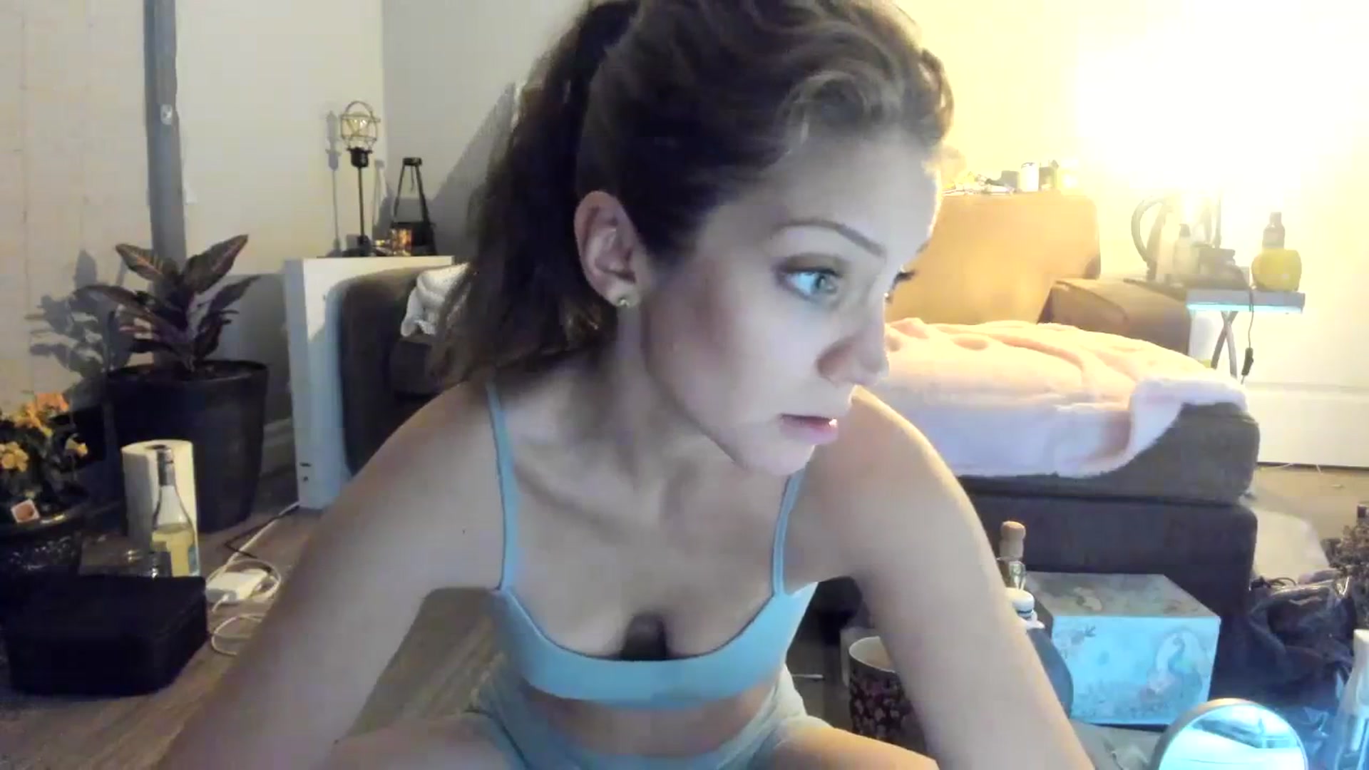 Gallery image thumbnail from Laurel's myfreecams stream on, 12/02/2023, 05:13 image 11 of 20
