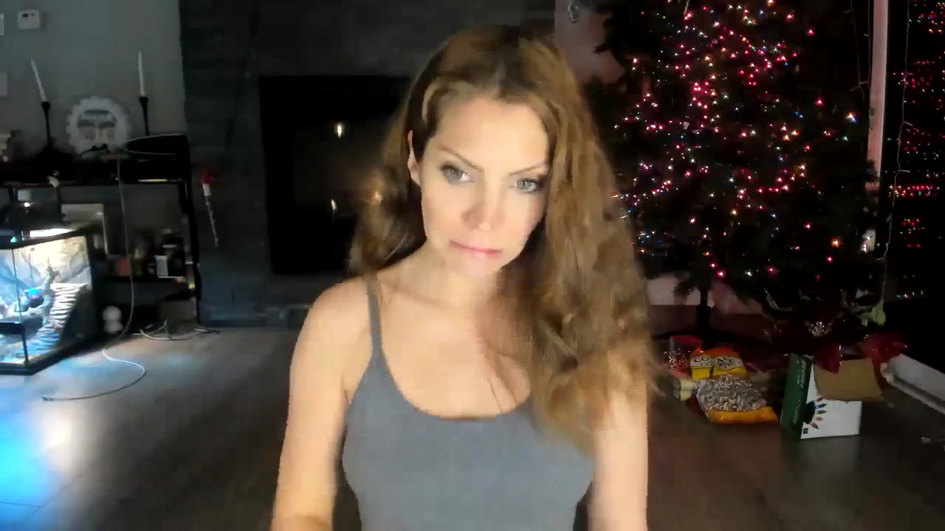 Gallery image thumbnail from Laurel's myfreecams stream on, 12/03/2023, 01:06 image 9 of 20