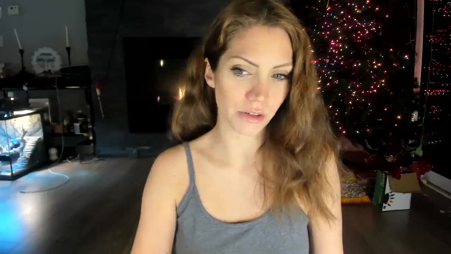 Gallery image thumbnail from Laurel's myfreecams stream on, 12/03/2023, 01:06 image 7 of 20