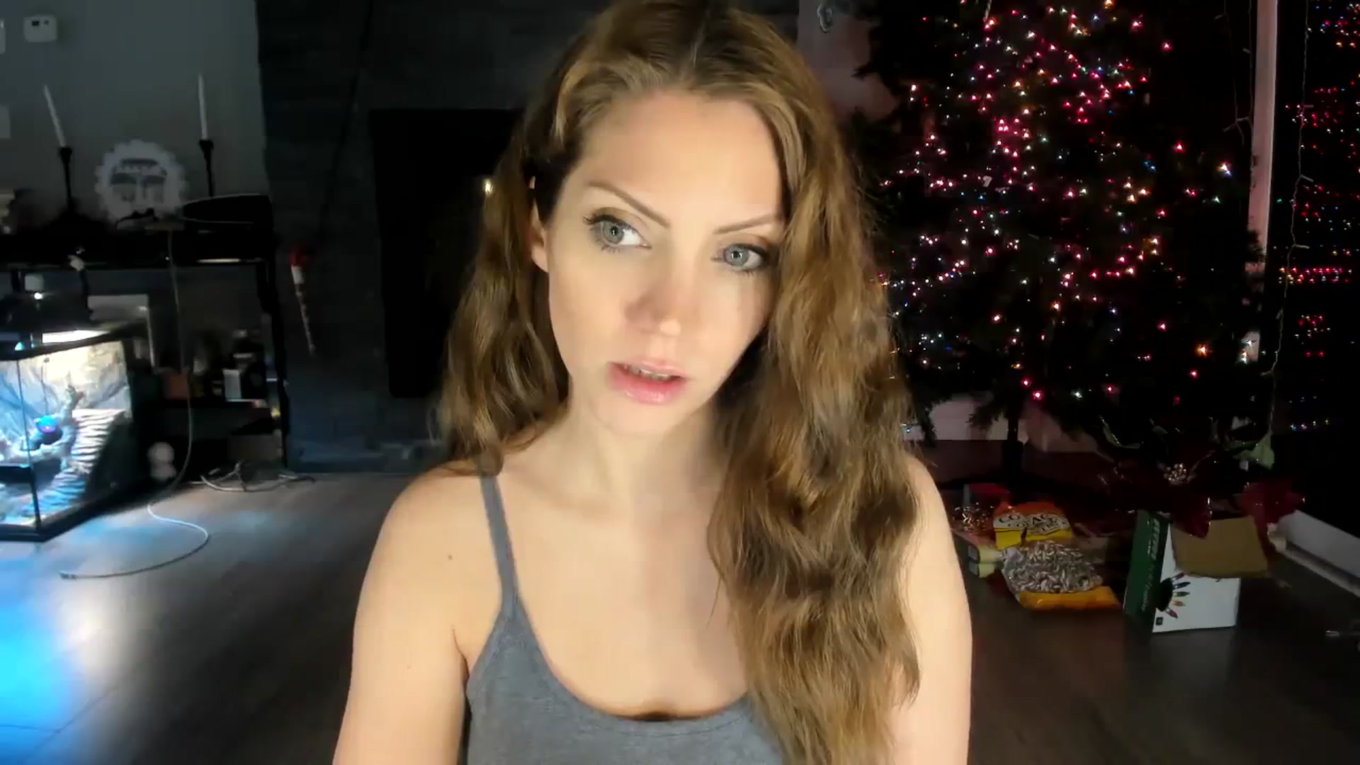 Gallery image thumbnail from Laurel's myfreecams stream on, 12/03/2023, 01:06 image 13 of 20