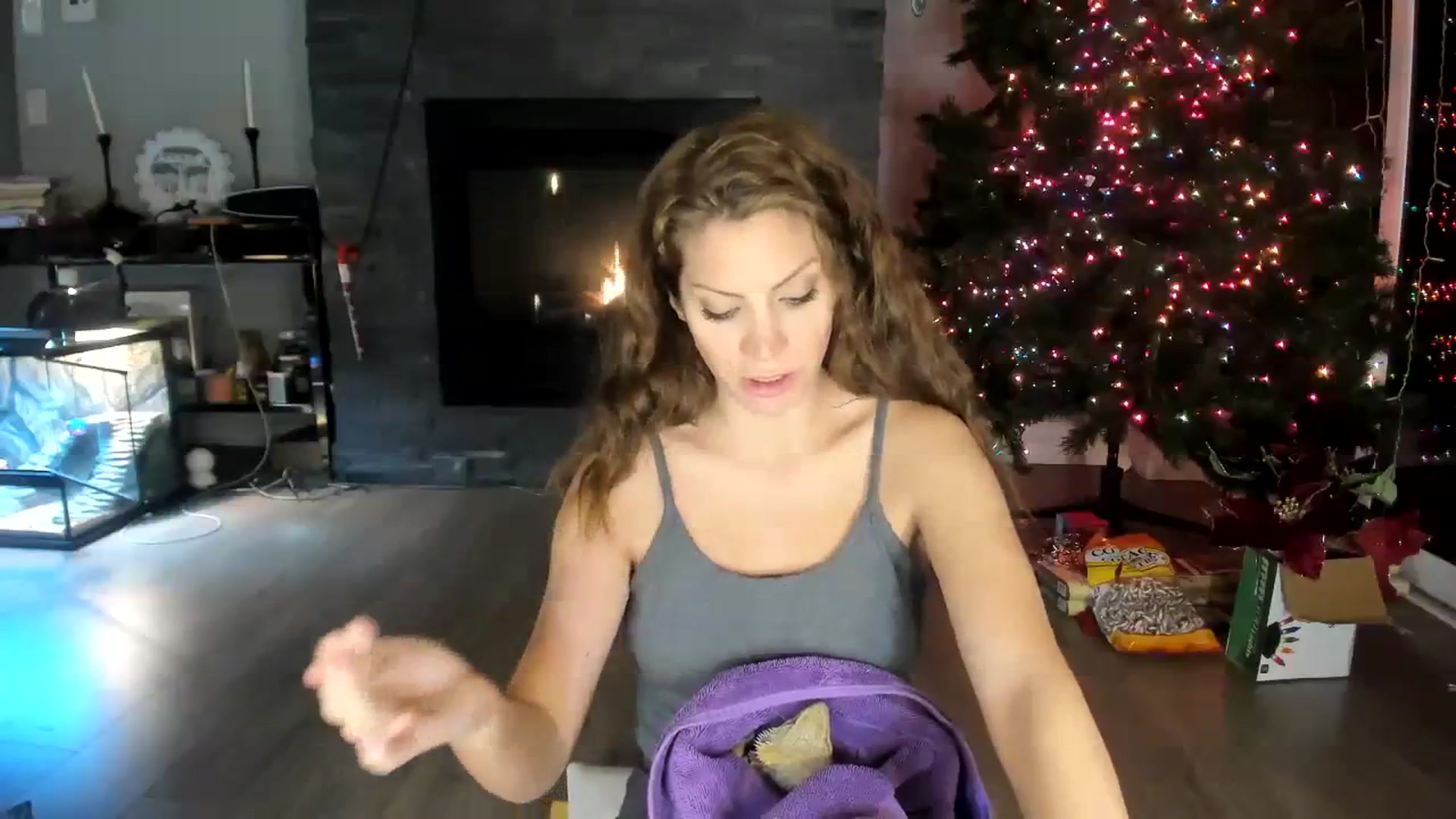 Gallery image thumbnail from Laurel's myfreecams stream on, 12/03/2023, 01:30 image 14 of 20