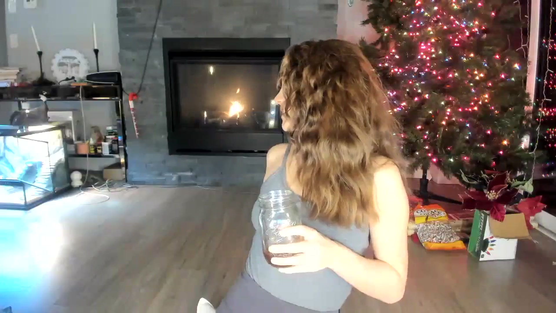 Gallery image thumbnail from Laurel's myfreecams stream on, 12/03/2023, 01:30 image 4 of 20