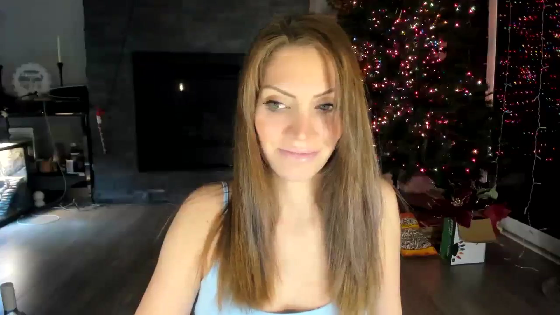 Gallery image thumbnail from Laurel's myfreecams stream on, 12/04/2023, 02:51 image 3 of 20