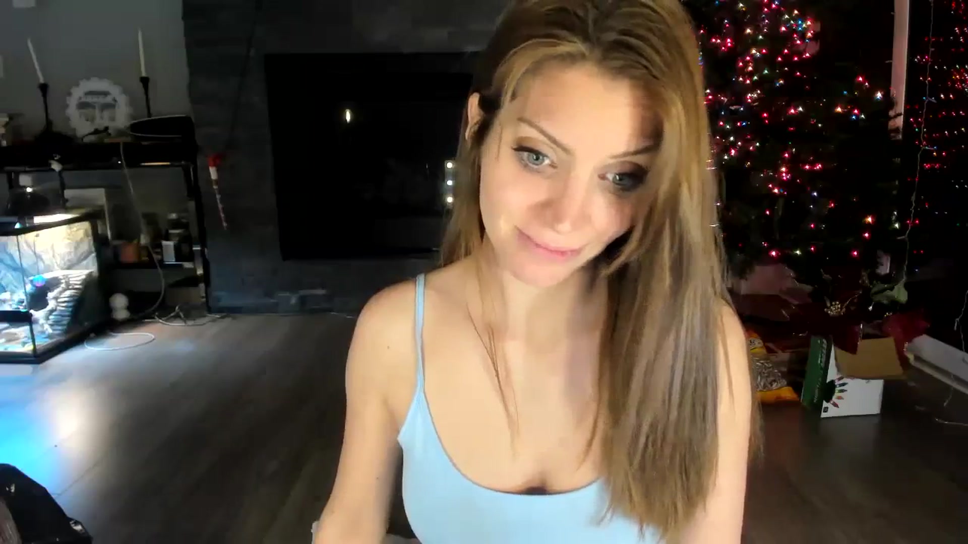 Gallery image thumbnail from Laurel's myfreecams stream on, 12/04/2023, 06:05 image 4 of 20
