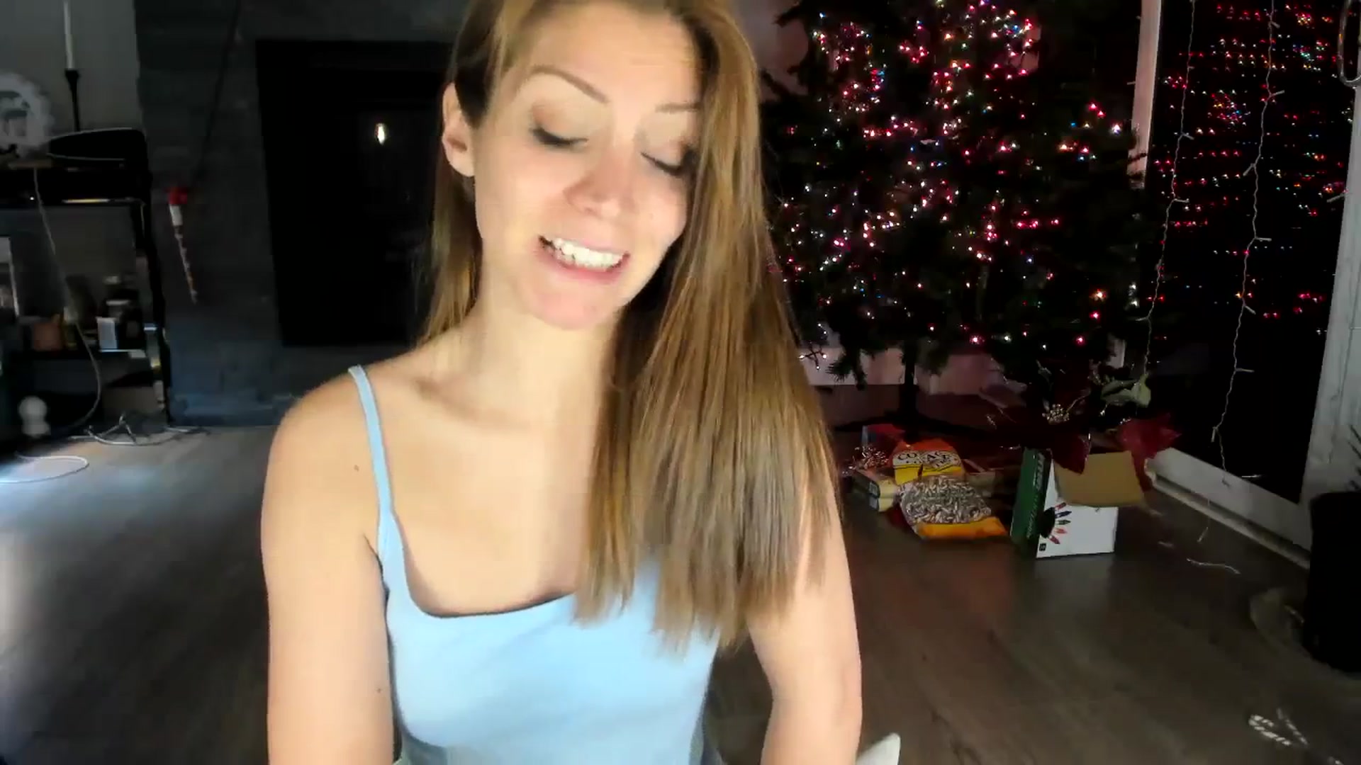 Gallery image thumbnail from Laurel's myfreecams stream on, 12/04/2023, 07:08 image 4 of 20