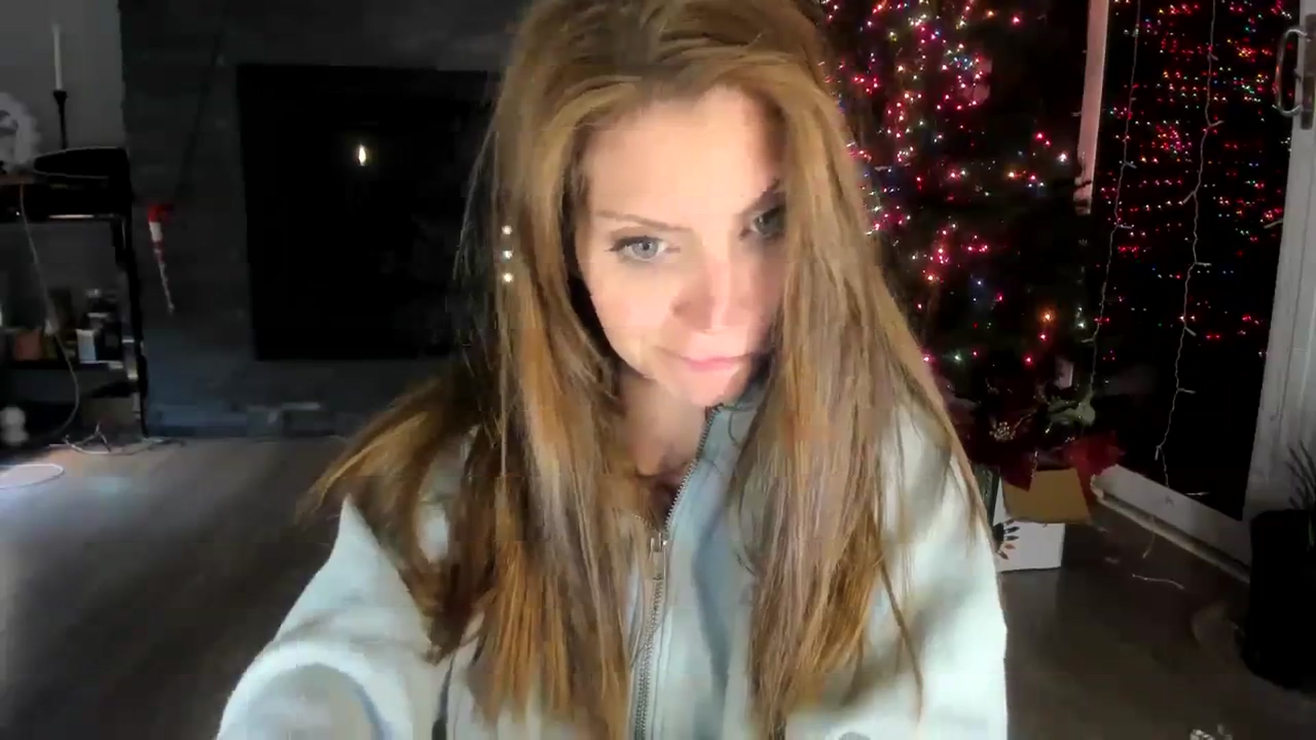 Gallery image thumbnail from Laurel's myfreecams stream on, 12/04/2023, 07:52 image 12 of 20
