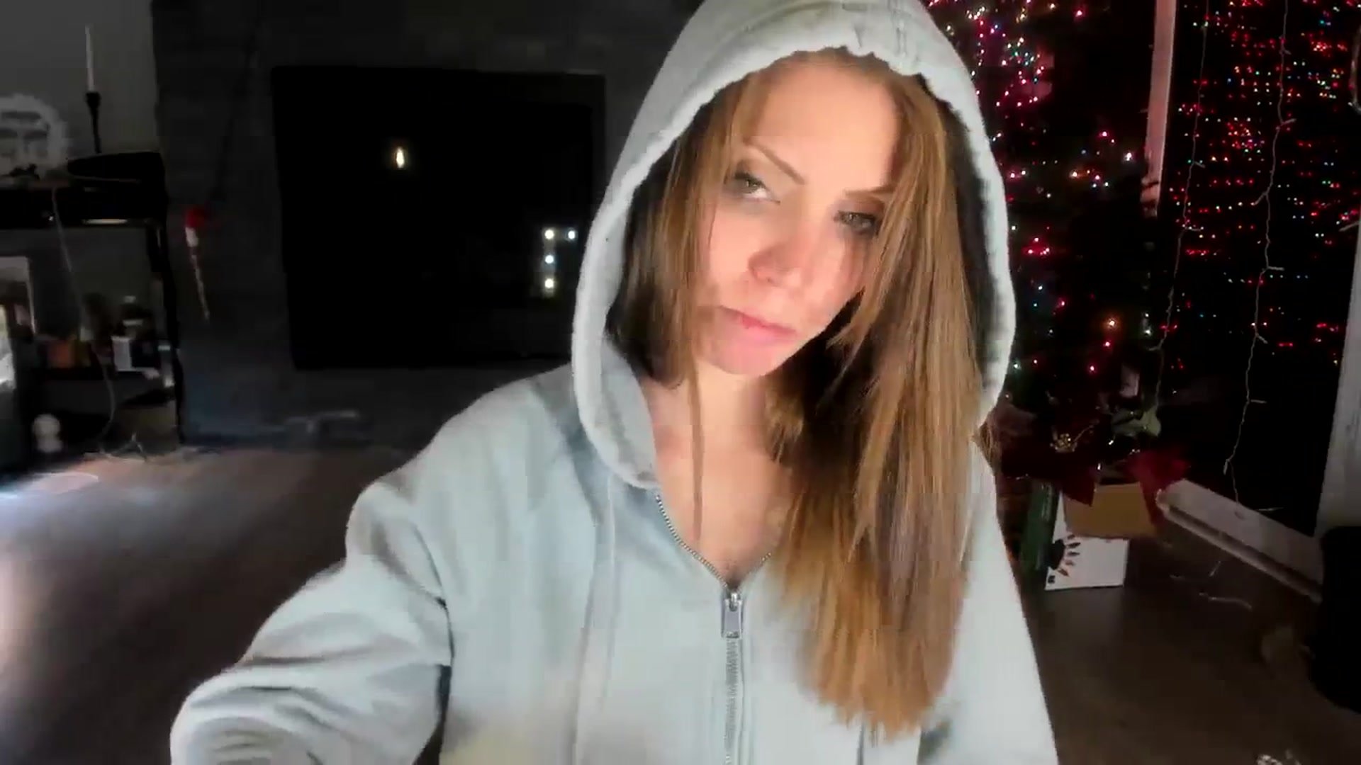 Gallery image thumbnail from Laurel's myfreecams stream on, 12/04/2023, 07:52 image 15 of 20