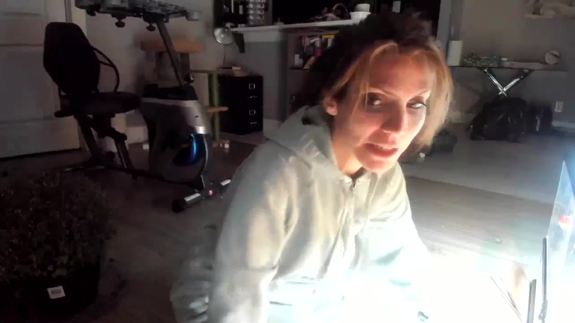 Gallery image thumbnail from Laurel's myfreecams stream on, 12/04/2023, 08:45 image 14 of 20