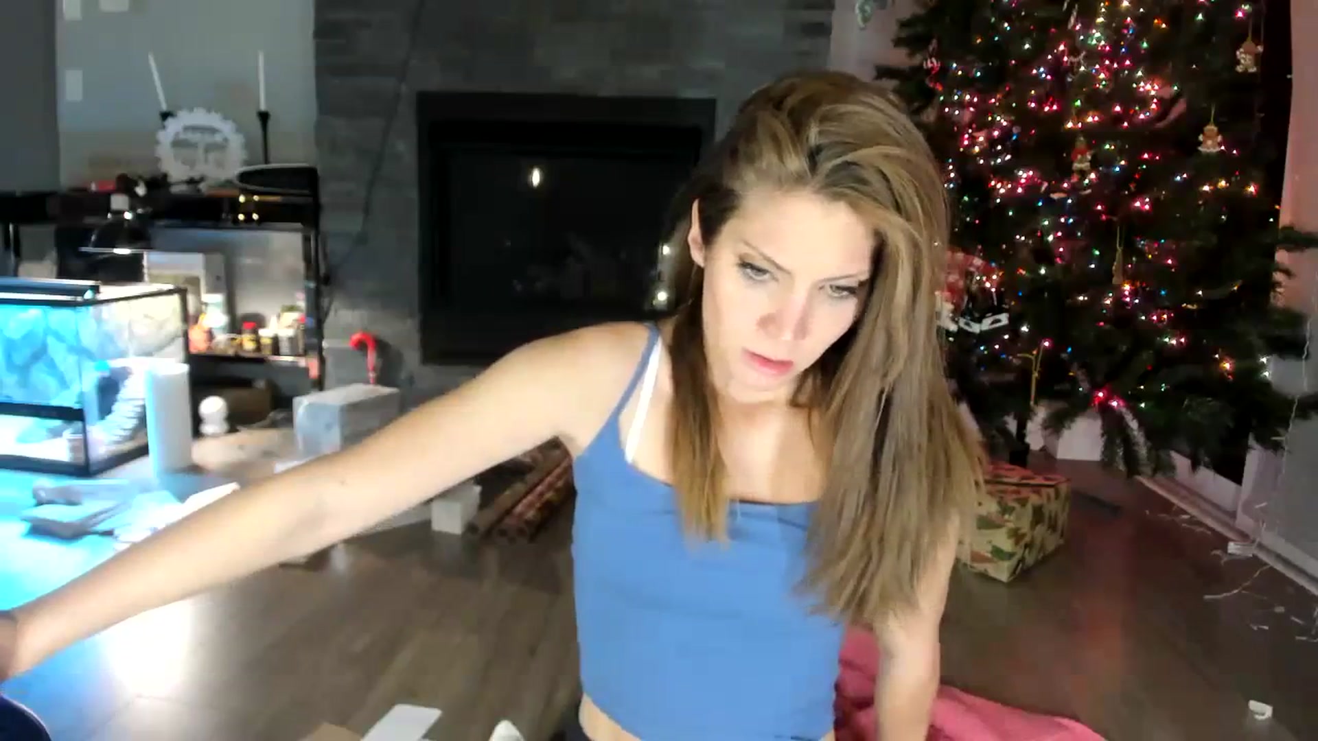 Gallery image thumbnail from Laurel's myfreecams stream on, 12/08/2023, 08:18 image 4 of 20