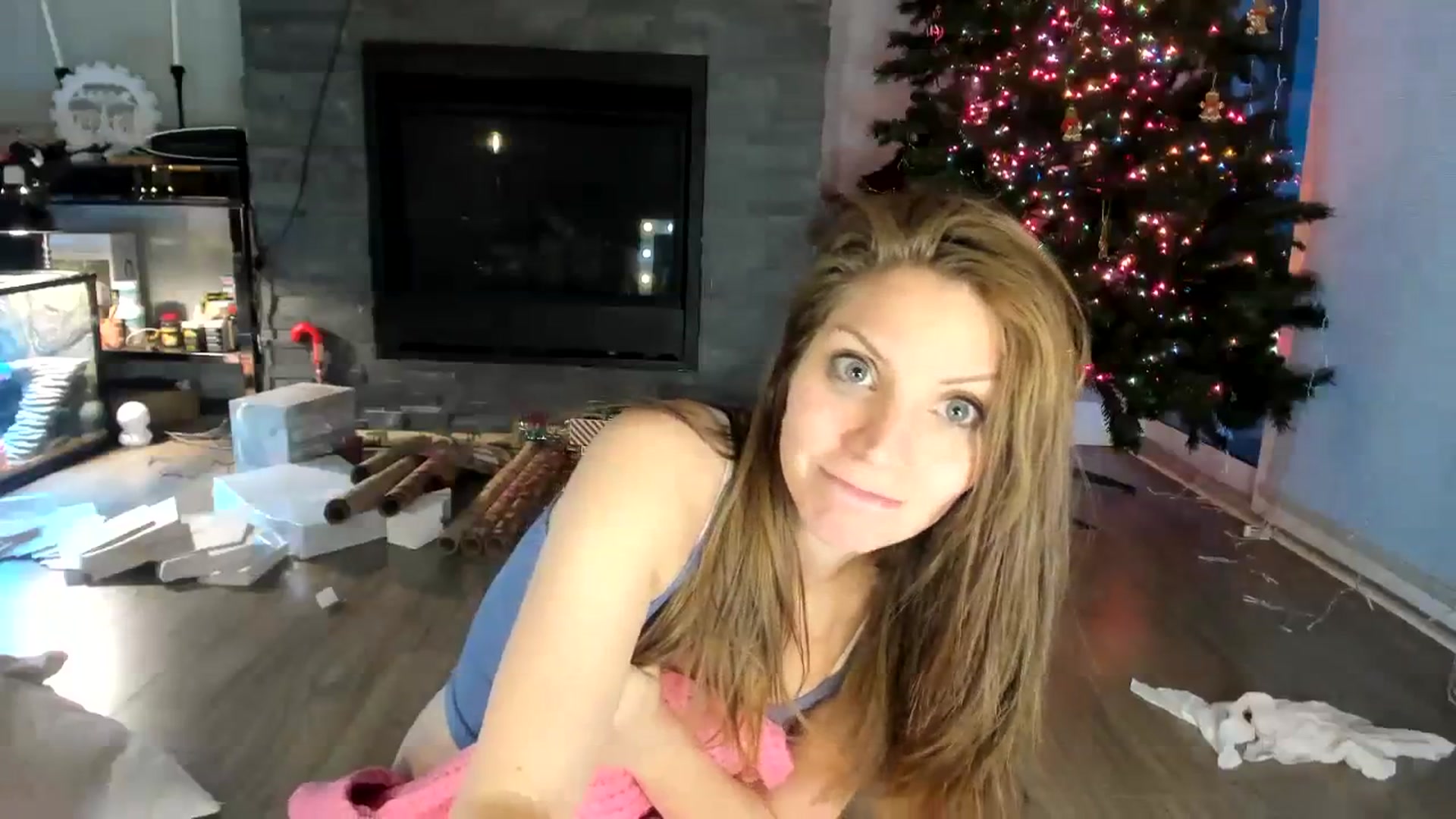 Gallery image thumbnail from Laurel's myfreecams stream on, 12/08/2023, 12:51 image 6 of 20