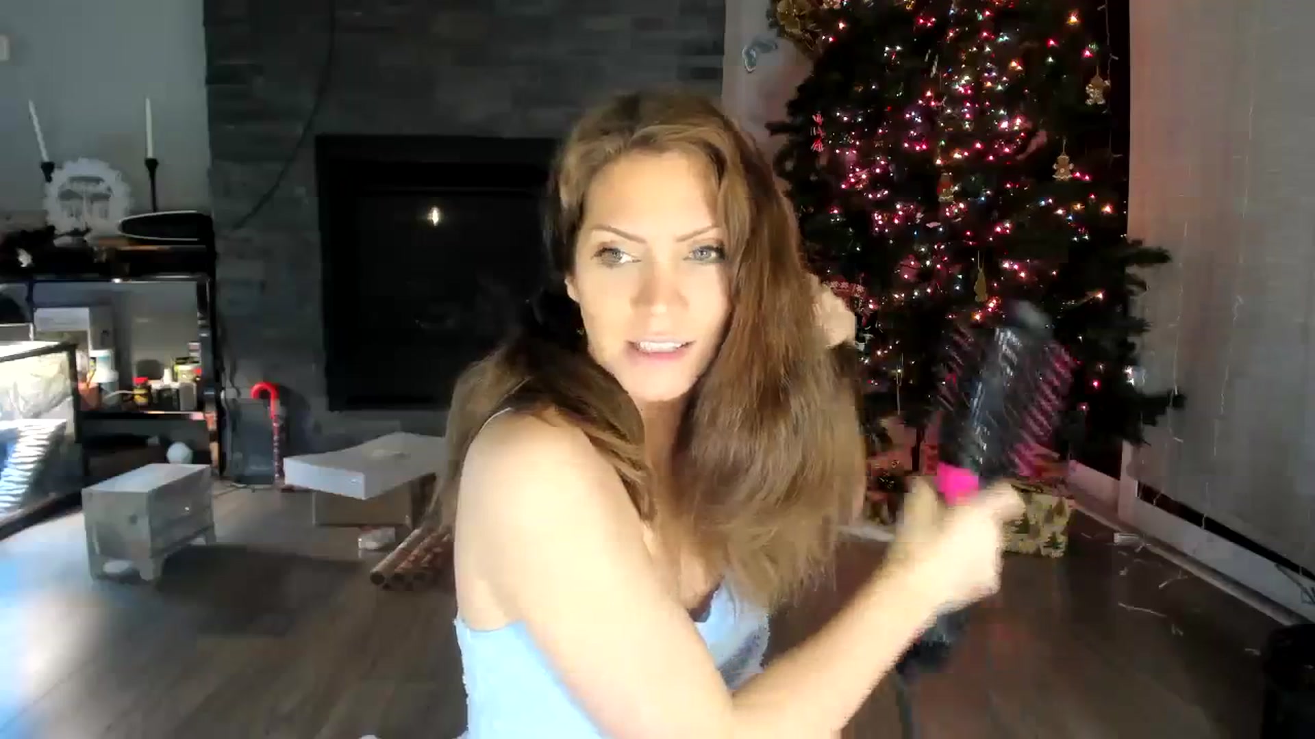 Gallery image thumbnail from Laurel's myfreecams stream on, 12/12/2023, 03:06 image 14 of 20